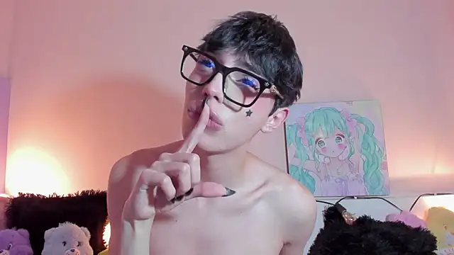 Snapshot of Strawberry_Kitty_ chatting on February 16, 2026, 4:25 pm Strawberry Kitty online show from February 16, 2026, 4:25 pm