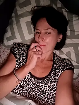 Snapshot of Luna_7777 chatting on October 22, 2025, 10:42 pm Luna 7777 online show from October 22, 2025, 10:42 pm