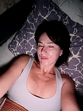 Snapshot of Luna_7777 chatting on November 28, 2025, 11:29 pm Luna 7777 online show from November 28, 2025, 11:29 pm