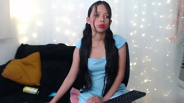 Snapshot of sharon_ivanna12 chatting on October 24, 2025, 7:21 pm sharon ivanna12 online show from October 24, 2025, 7:21 pm