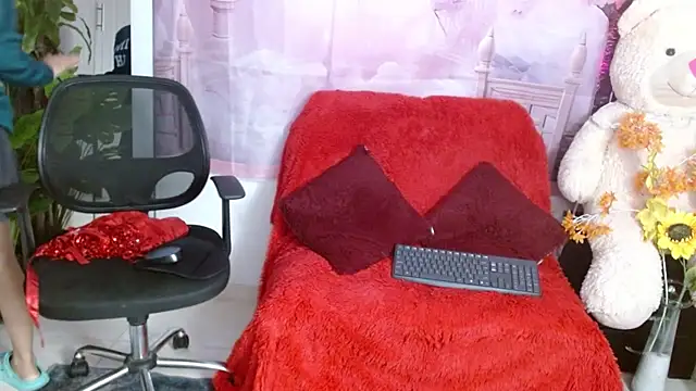 Snapshot of sharon_ivanna12 chatting on October 27, 2025, 7:18 pm sharon ivanna12 online show from October 27, 2025, 7:18 pm