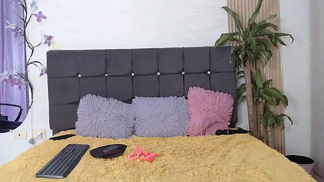 Snapshot of sharon_ivanna12 chatting on November 10, 2025, 7:02 pm sharon ivanna12 online show from November 10, 2025, 7:02 pm