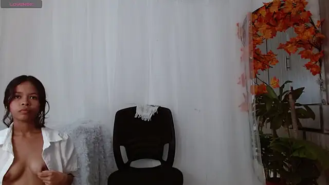 Snapshot of sharon_ivanna12 chatting on November 12, 2025, 7:24 pm sharon ivanna12 online show from November 12, 2025, 7:24 pm