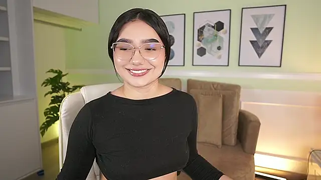 Snapshot of EmilyTurneer chatting on November 21, 2025, 7:12 pm EmilyTurneer online show from November 21, 2025, 7:12 pm