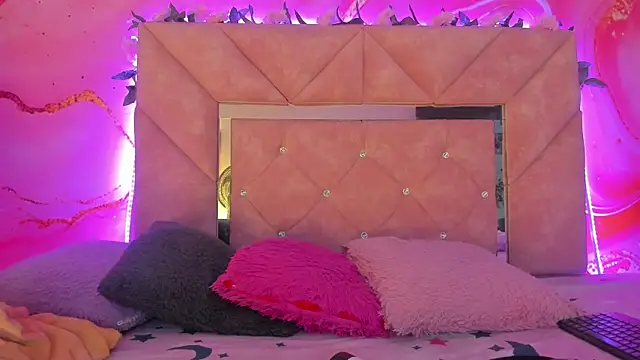 Snapshot of mia__blaze__ chatting on January 12, 2026, 3:01 am mia blaze online show from January 12, 2026, 3:01 am