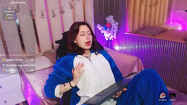 KATANA TAY online show from December 19, 2025, 12:34 pm