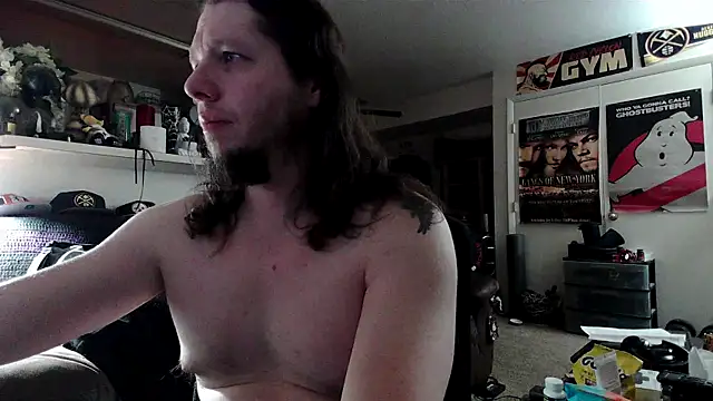 biggerisbetter12 online show from October 26, 2025, 9:26 am