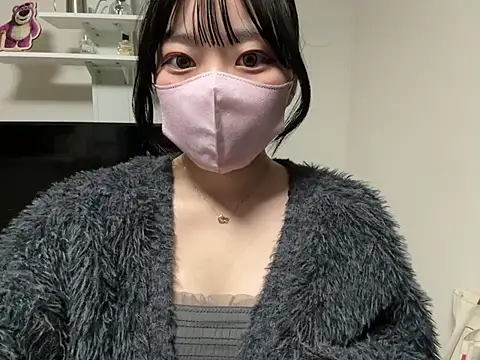 pinkudayo girl online show from April 12, 2026, 1:05 pm
