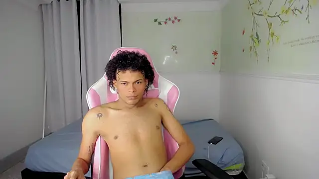 chloe king online show from December 16, 2025, 9:42 pm