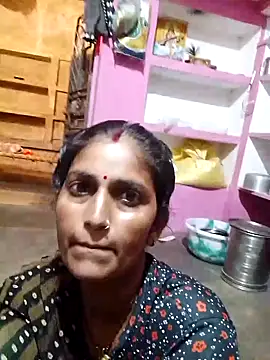 Snapshot of Pooja_shre chatting on November 3, 2025, 1:51 am Pooja shre online show from November 3, 2025, 1:51 am