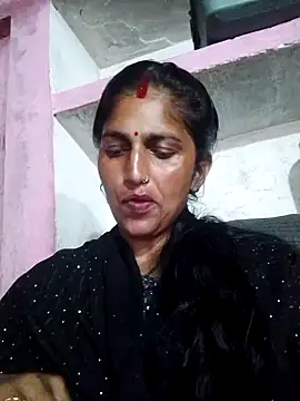 Snapshot of Pooja_shre chatting on November 7, 2025, 11:32 am Pooja shre online show from November 7, 2025, 11:32 am