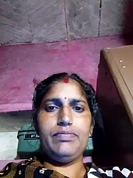 Snapshot of Pooja_shre chatting on November 9, 2025, 1:15 am Pooja shre online show from November 9, 2025, 1:15 am