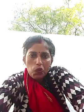 Snapshot of Pooja_shre chatting on November 14, 2025, 3:05 am Pooja shre online show from November 14, 2025, 3:05 am