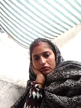 Snapshot of Pooja_shre chatting on November 27, 2025, 2:24 am Pooja shre online show from November 27, 2025, 2:24 am