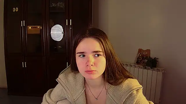 Snapshot of May_Bloom chatting on October 31, 2025, 5:19 am May Bloom online show from October 31, 2025, 5:19 am