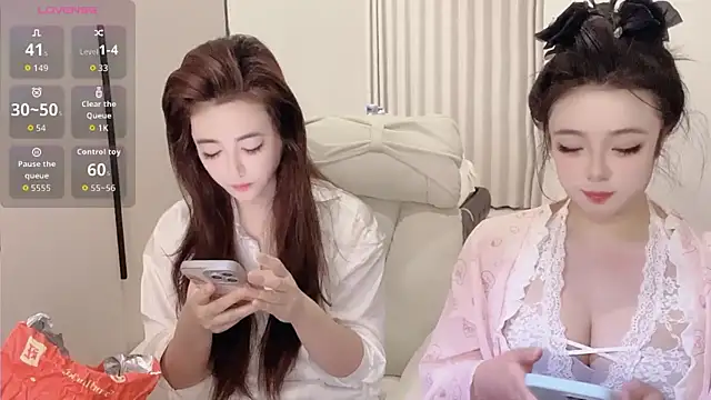 Snapshot of Kinadolly chatting on December 23, 2025, 8:01 am Kinadolly online show from December 23, 2025, 8:01 am