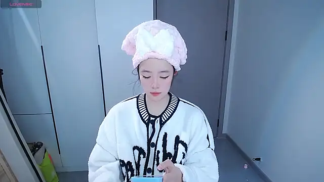 Snapshot of Kinadolly chatting on January 18, 2026, 11:47 am Kinadolly online show from January 18, 2026, 11:47 am