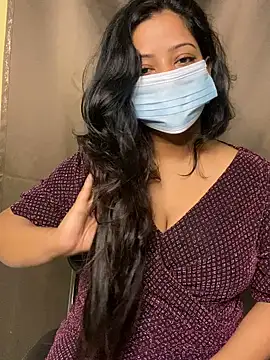 Snapshot of simmi78 chatting on November 3, 2025, 10:05 am simmi78 online show from November 3, 2025, 10:05 am