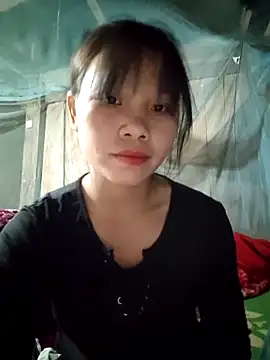 Snapshot of linh-miu99 chatting on November 21, 2025, 1:43 pm linh-miu99 online show from November 21, 2025, 1:43 pm