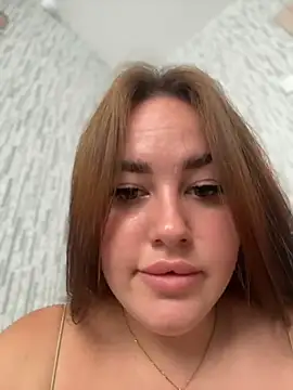 Snapshot of KiraSunshine chatting on June 26, 2026, 3:44 am KiraSunshine online show from June 26, 2026, 3:44 am
