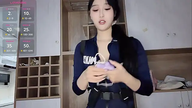 Xiaowen-wen online show from December 14, 2025, 5:07 pm