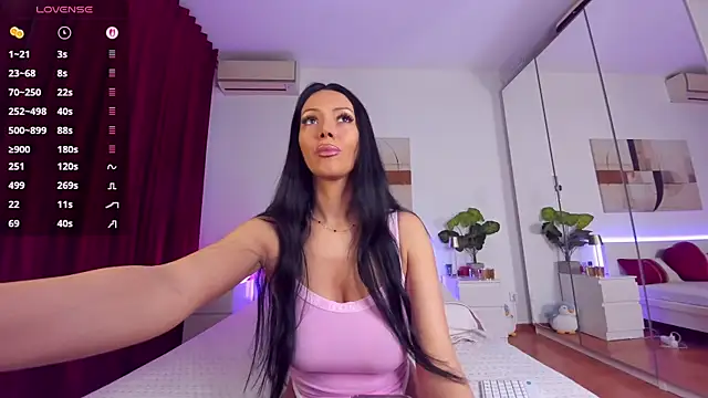 nadeen na online show from December 18, 2025, 3:29 pm