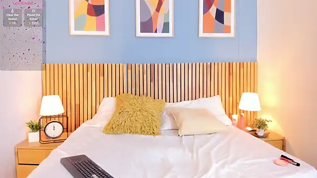 Snapshot of AuroraPinkk chatting on January 7, 2026, 9:17 pm AuroraPinkk online show from January 7, 2026, 9:17 pm