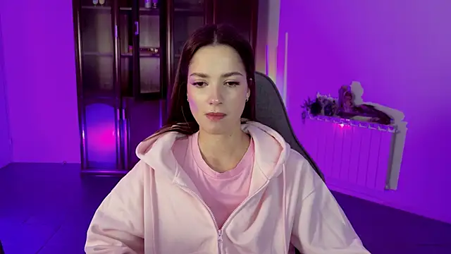 KiraVair online show from December 3, 2025, 1:09 pm