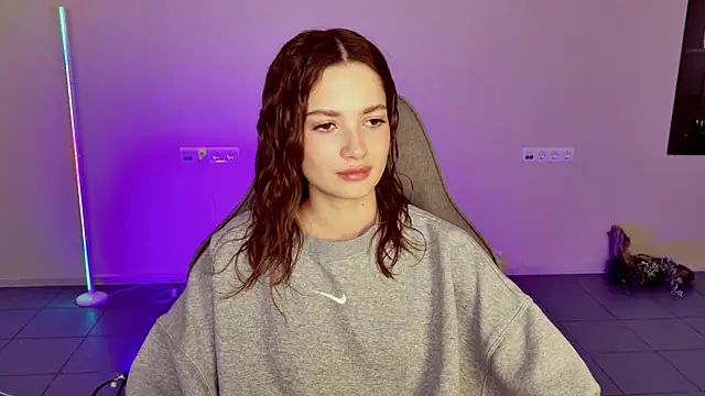 Snapshot of KiraVair chatting on February 10, 2026, 12:53 pm KiraVair online show from February 10, 2026, 12:53 pm