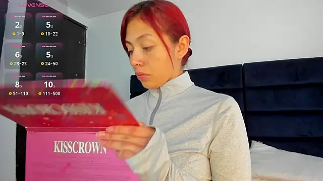 Snapshot of melanie_roux__ chatting on December 2, 2025, 12:32 pm melanie roux online show from December 2, 2025, 12:32 pm