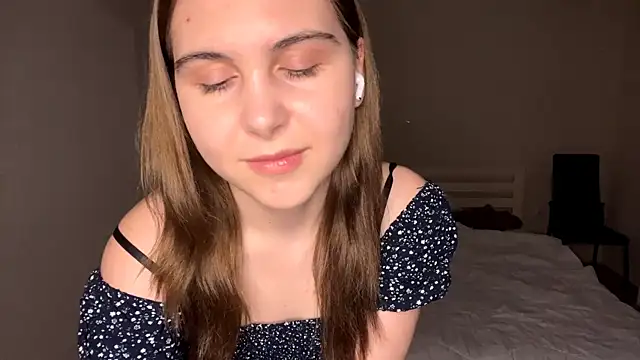 MyraLitterers online show from December 21, 2025, 3:41 pm