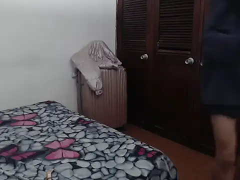 Snapshot of _camila_trans_ chatting on November 27, 2025, 1:24 pm camila trans online show from November 27, 2025, 1:24 pm