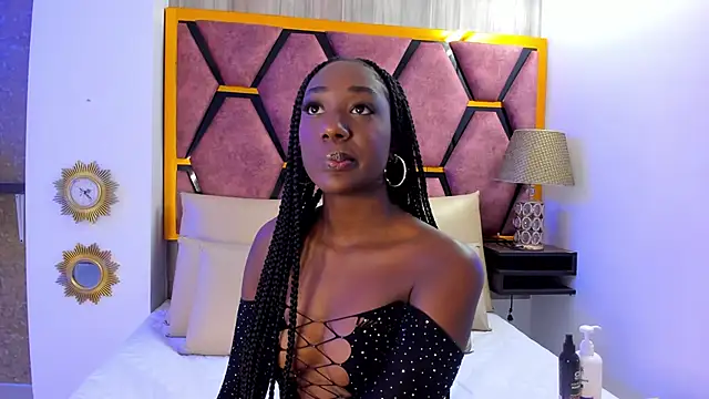 BritneyWalkers online show from November 26, 2025, 11:33 am