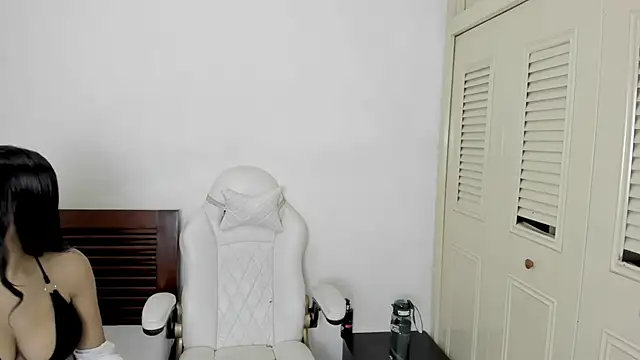 Snapshot of tifanymonroe chatting on December 21, 2025, 11:17 am tifanymonroe online show from December 21, 2025, 11:17 am