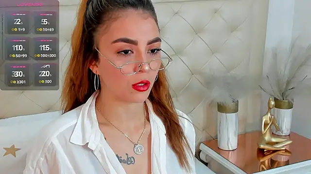 Snapshot of lucia_lorenz chatting on October 24, 2025, 11:28 am lucia lorenz online show from October 24, 2025, 11:28 am