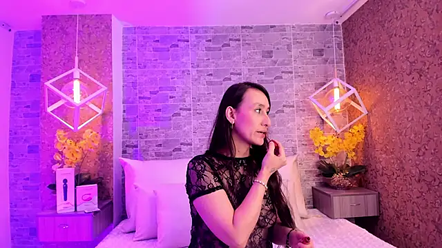 Snapshot of Catalina-Thompson chatting on October 24, 2025, 3:30 pm Catalina-Thompson online show from October 24, 2025, 3:30 pm