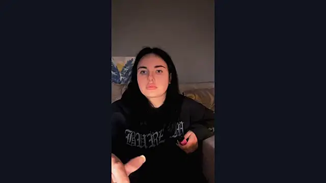 Snapshot of Kirunya chatting on October 28, 2025, 7:16 pm Kirunya online show from October 28, 2025, 7:16 pm