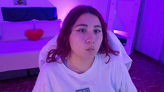 Snapshot of littlee_red chatting on February 2, 2026, 8:51 pm littlee red online show from February 2, 2026, 8:51 pm