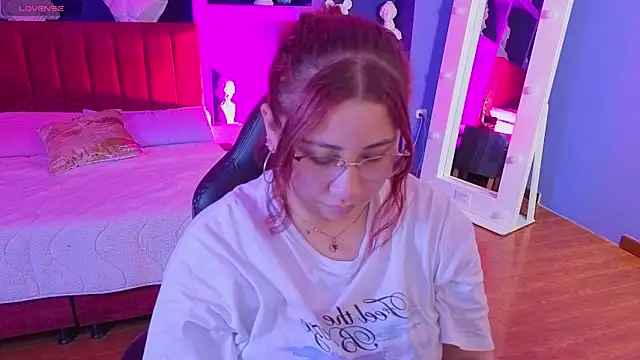 littlee red online show from March 10, 2026, 7:41 pm