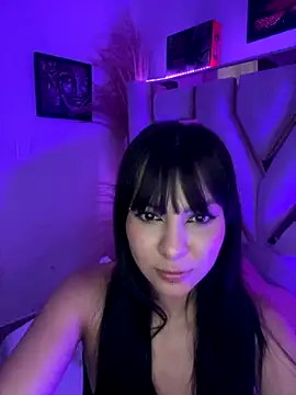 Snapshot of Hanna_Plum chatting on November 14, 2025, 4:22 am Hanna Plum online show from November 14, 2025, 4:22 am