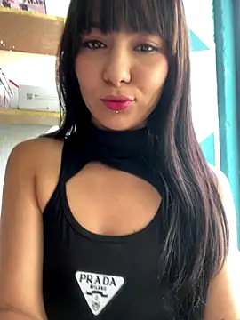 Snapshot of Hanna_Plum chatting on November 14, 2025, 5:11 pm Hanna Plum online show from November 14, 2025, 5:11 pm