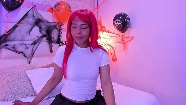 Sofia clk online show from October 31, 2025, 4:02 am