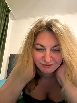 Amelia-Diamond online show from November 26, 2025, 10:00 pm