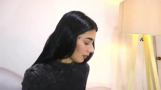 Scarlett Keller online show from November 7, 2025, 3:12 pm