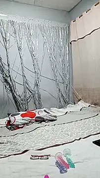 Orianabluee  online show from November 6, 2025, 1:45 pm