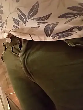 Snapshot of Belgianslut chatting on December 14, 2025, 1:55 am Belgianslut online show from December 14, 2025, 1:55 am