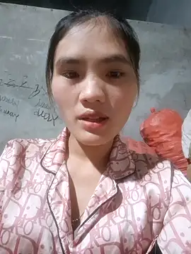 mira-show online show from October 24, 2025, 11:23 pm