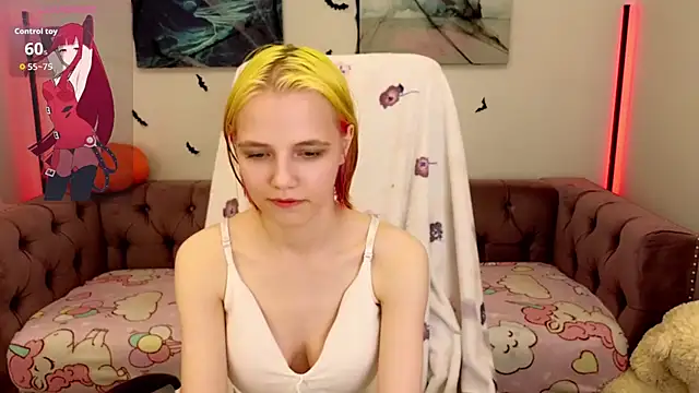 Snapshot of MitaSide chatting on October 20, 2025, 8:42 pm MitaSide online show from October 20, 2025, 8:42 pm