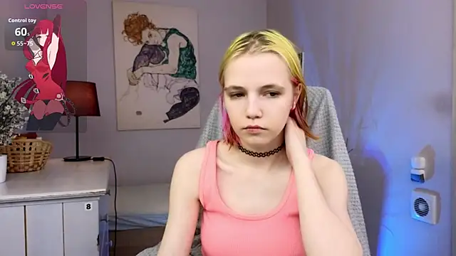 Snapshot of MitaSide chatting on November 12, 2025, 8:41 pm MitaSide online show from November 12, 2025, 8:41 pm