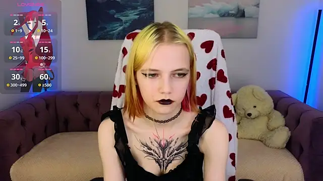 Snapshot of MitaSide chatting on December 4, 2025, 9:23 pm MitaSide online show from December 4, 2025, 9:23 pm